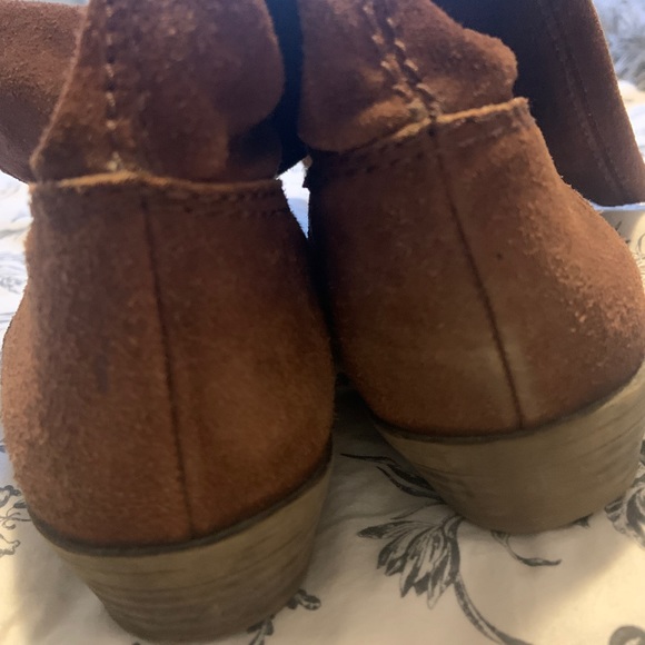Suede pull on unlined boots - Picture 4 of 6